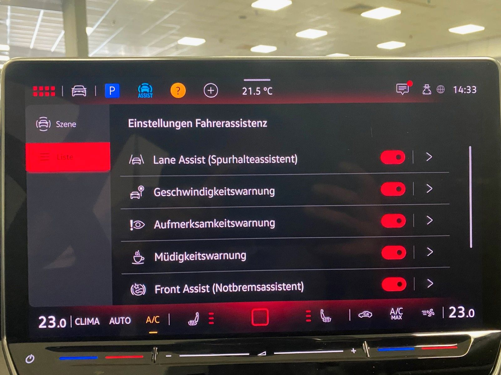 Fahrzeugabbildung Volkswagen Golf 8 Variant 2.0 TDI Life Variant+ACC+PDC v+h+