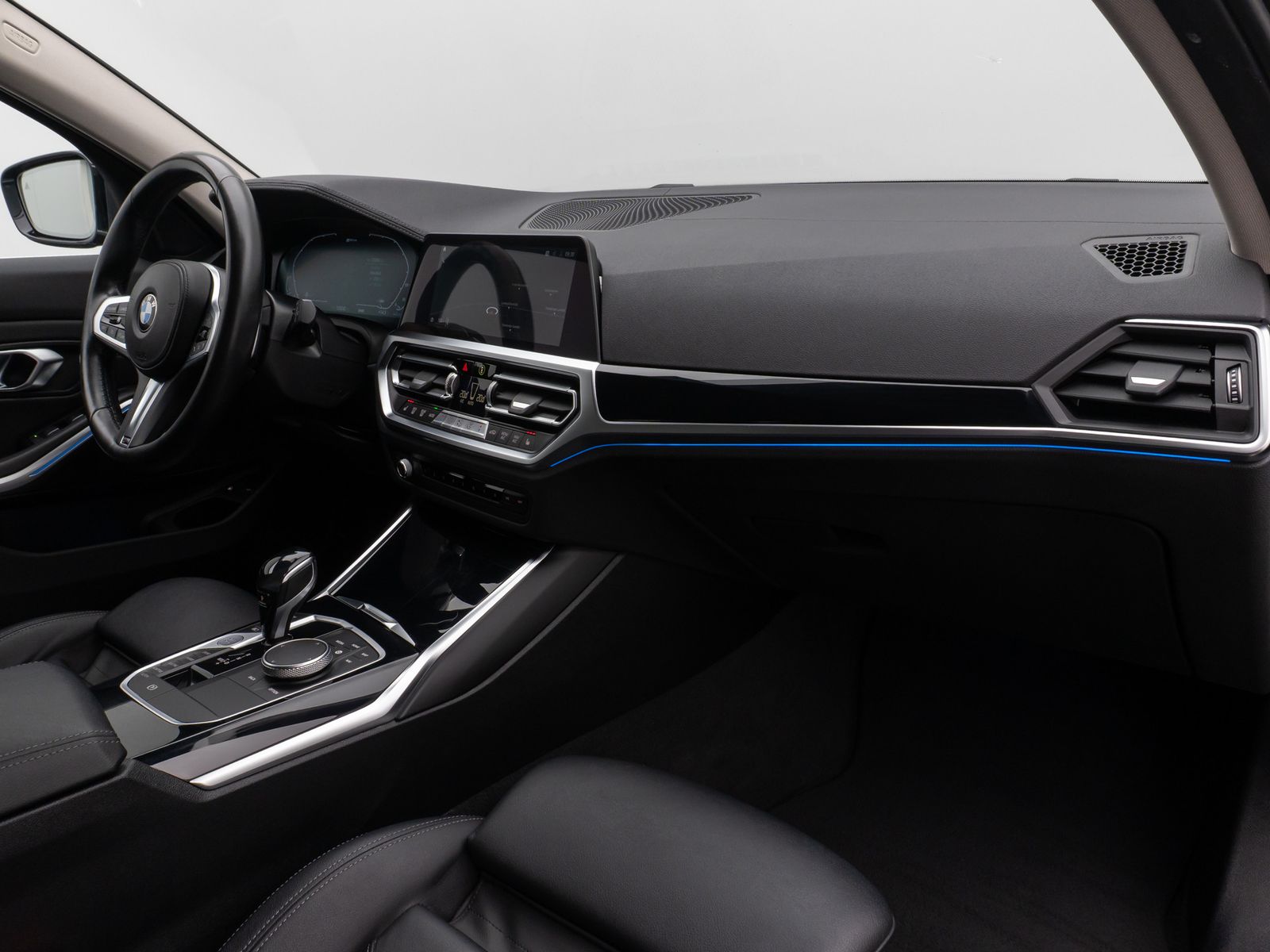 Fahrzeugabbildung BMW 330e Luxury Line 360°HiFi DAB Alarm Sport 19Zoll