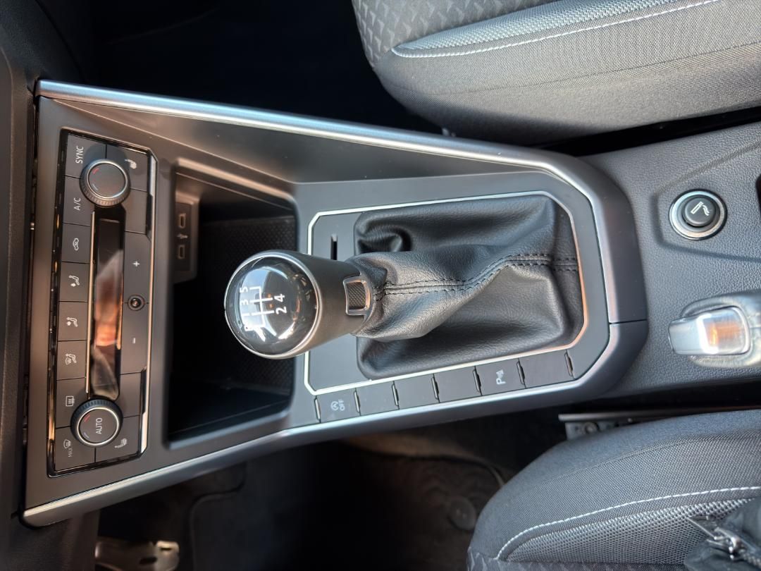 Fahrzeugabbildung Volkswagen Polo Life ACTIVE 1.0 TSI,SH,Climatronic,App-Conn