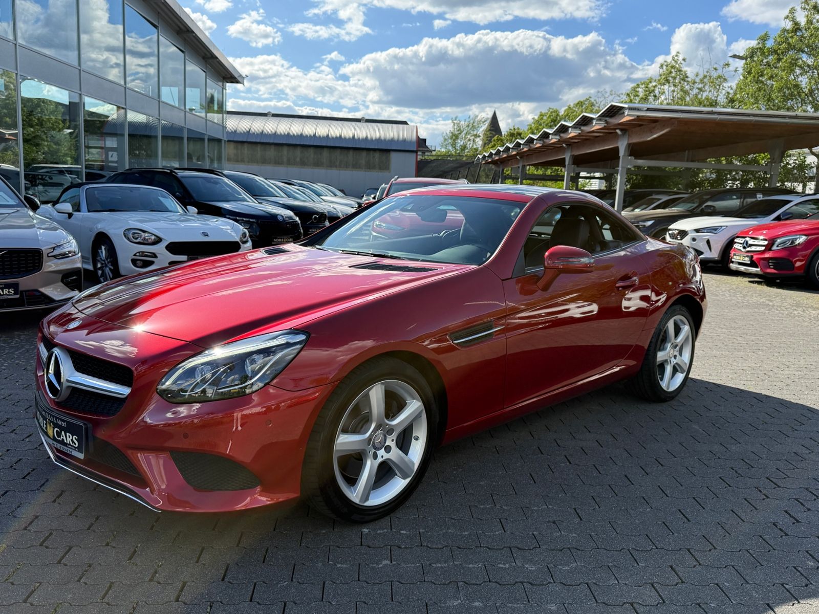 Fahrzeugabbildung Mercedes-Benz SLC 300 AIRSCARF LED NAVI SHZ