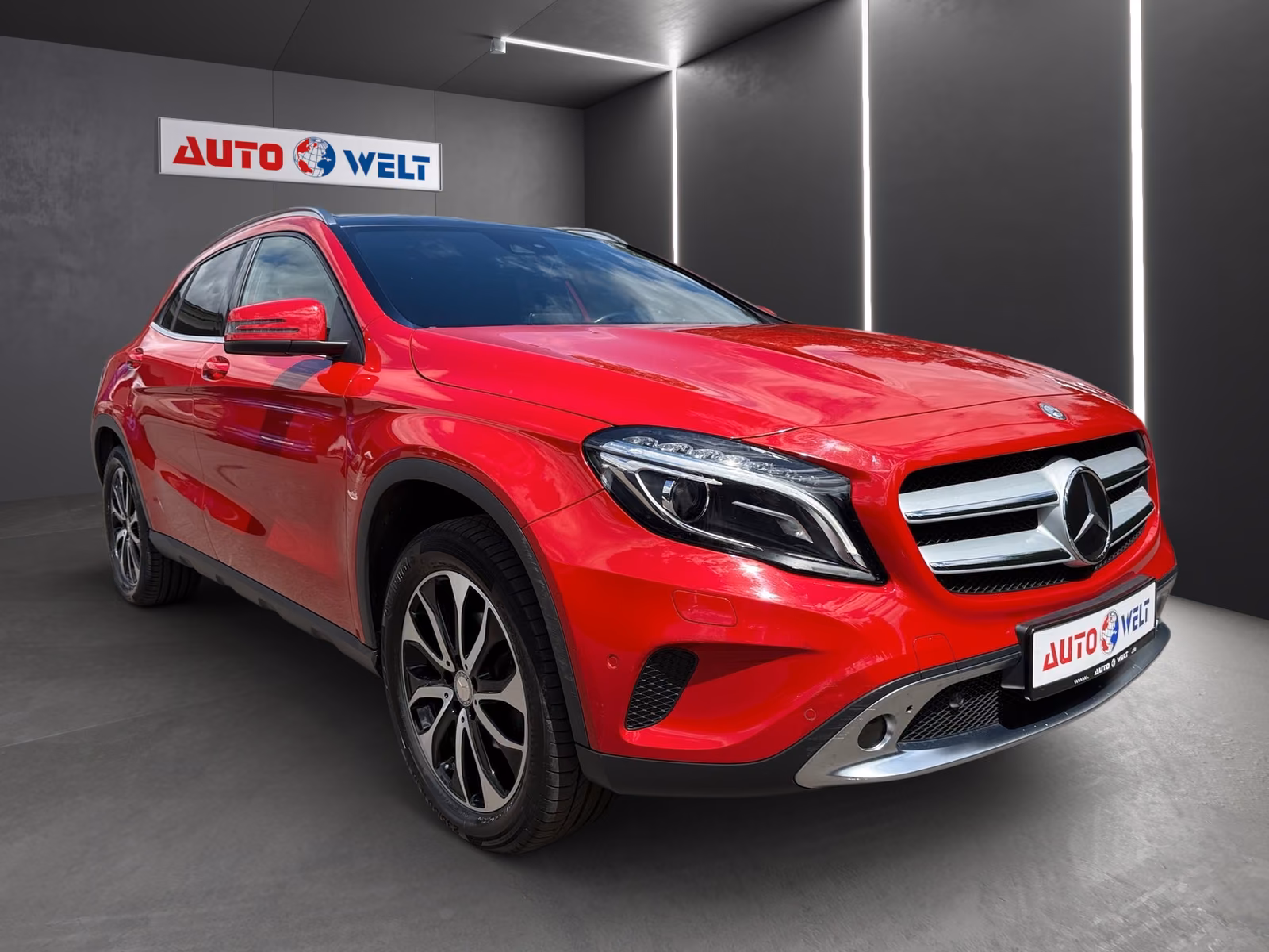 Mercedes-Benz GLA 200 Automatik Bi-Xenon Navi Panorama