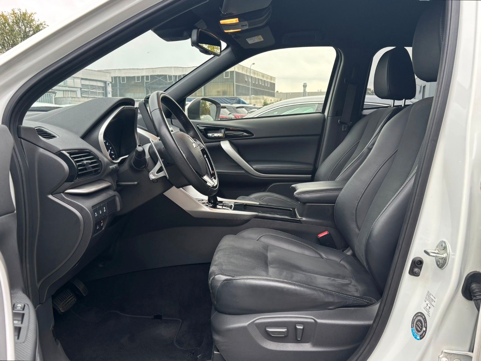Fahrzeugabbildung Mitsubishi Eclipse Cross PHEV Select