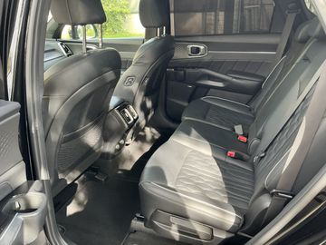 KIA Sorento - 4