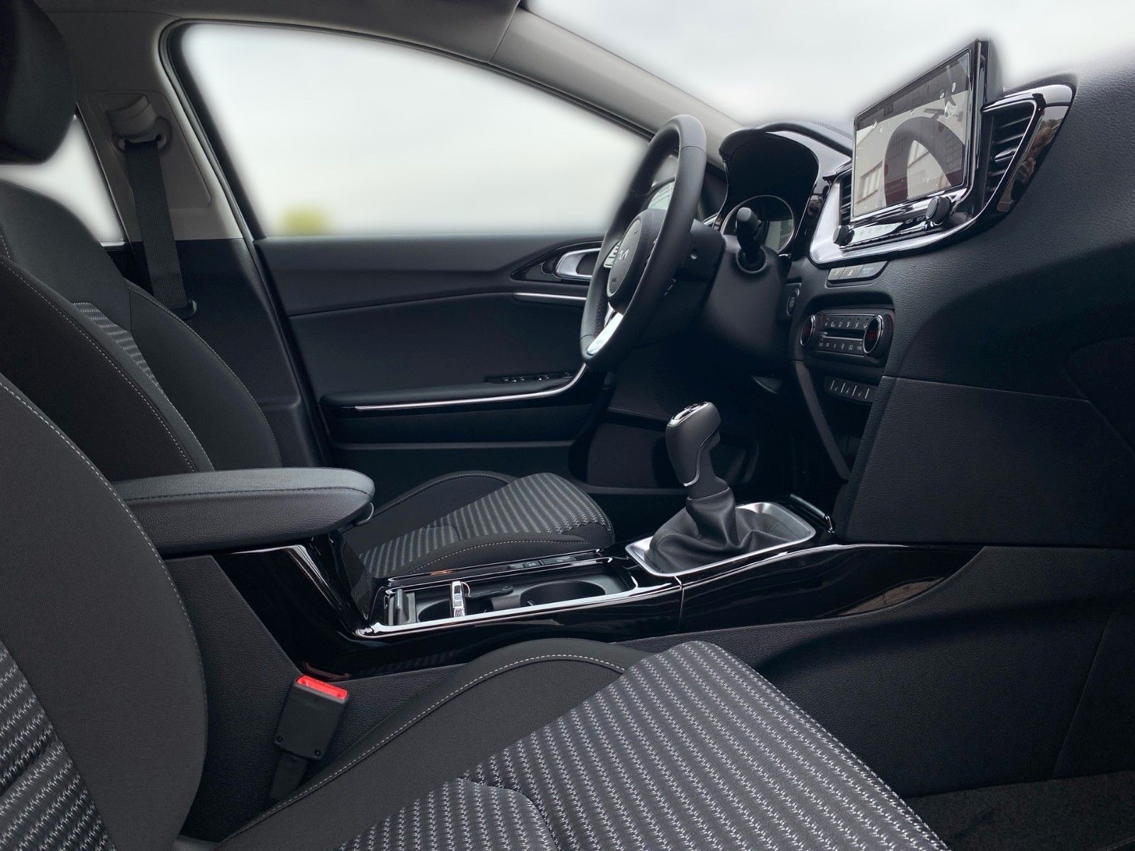 Fahrzeugabbildung Kia CEED_5 1.0T 100 ULTIMATE STD