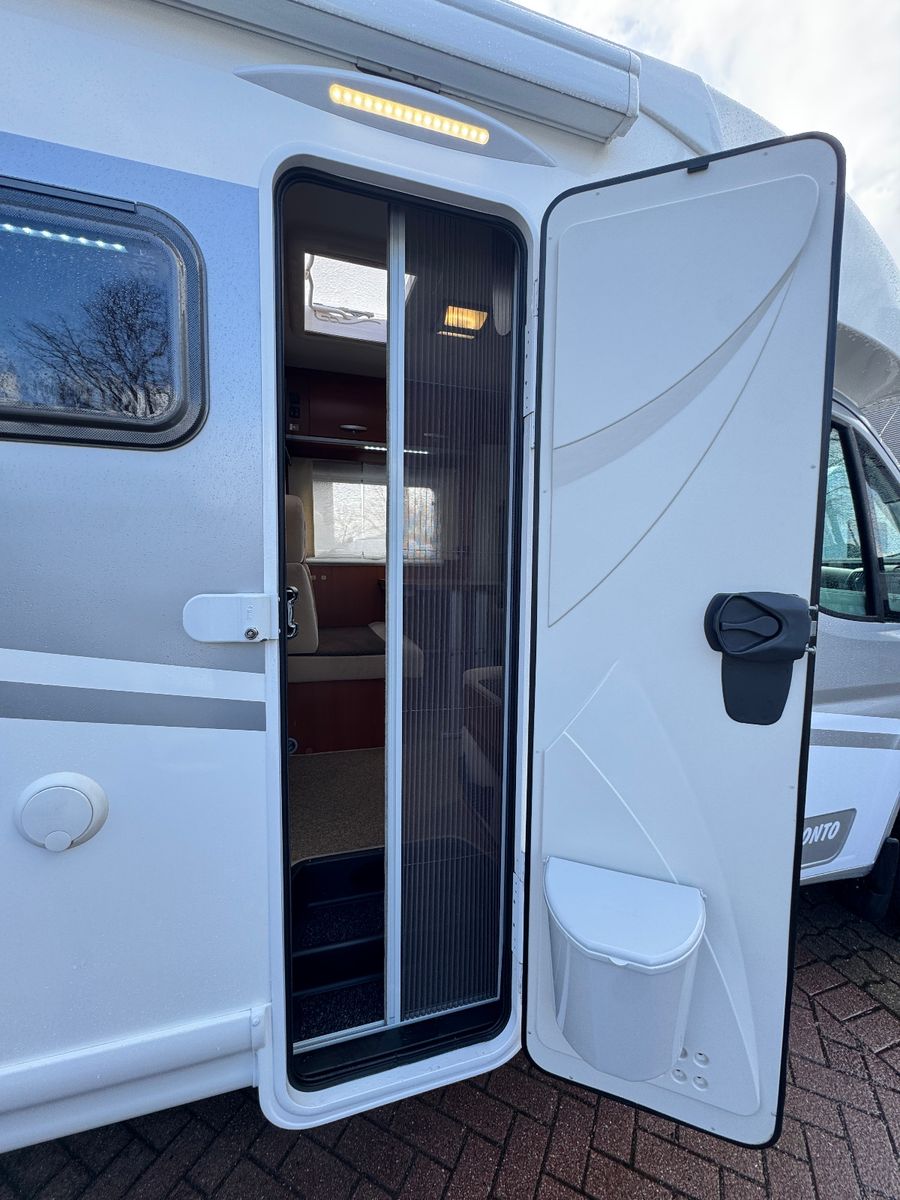 Vehicle image Miller TORONTO FIAT DUCATO SOLAR 2X TV SAT LUFTFEDER