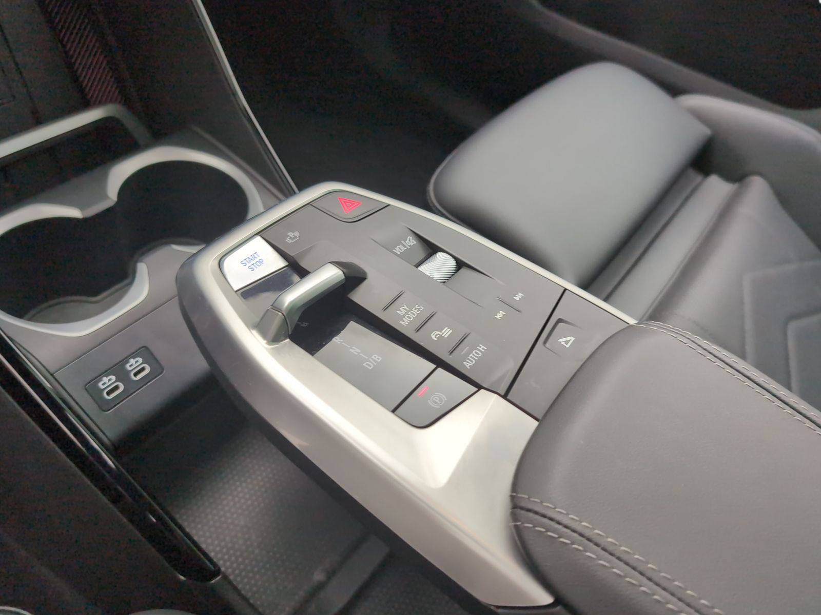 BMW iX2 - Bild 14
