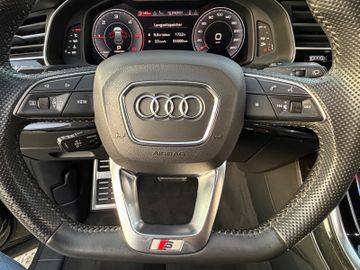 Audi Q8 - 7