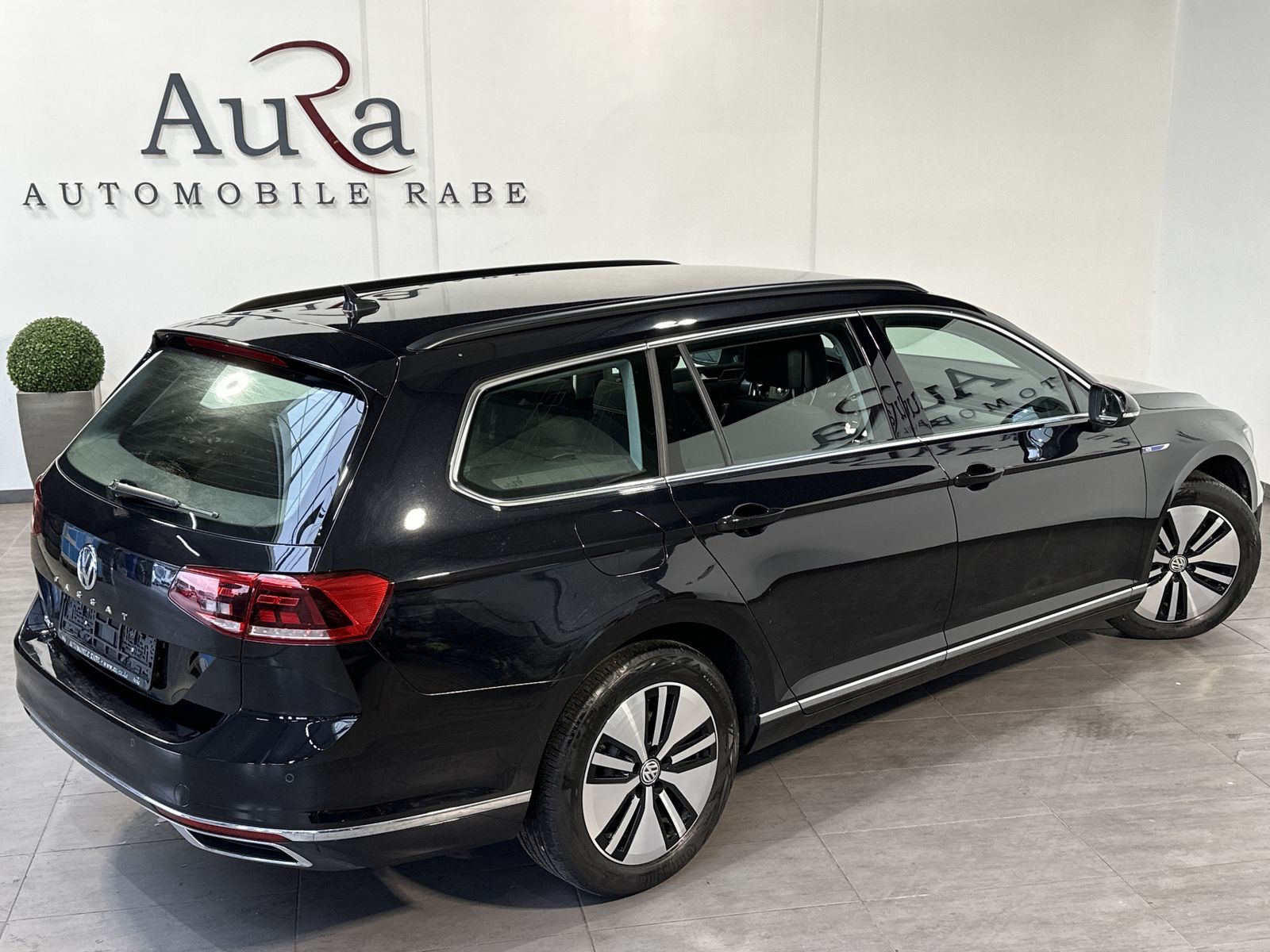 Fahrzeugabbildung Volkswagen Passat Variant 1.4 TSI DSG GTE NAV+LED+ACC+1HD