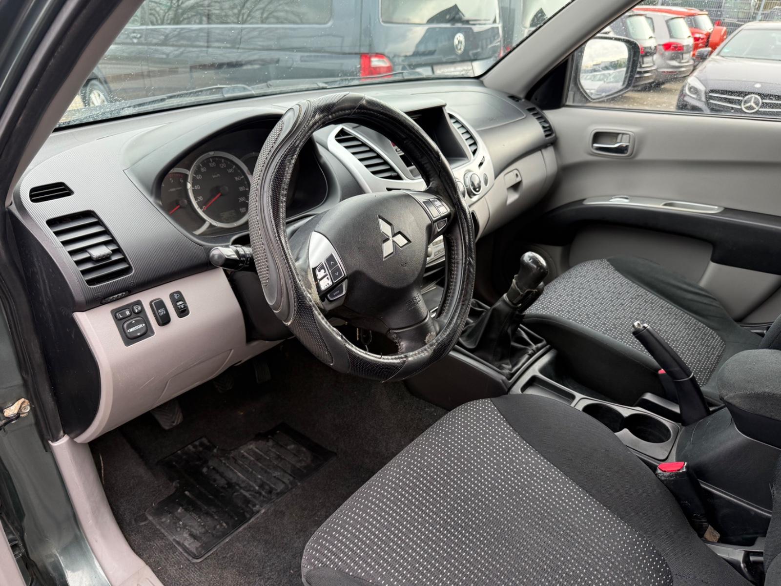 Mitsubishi L200 Intense 2.5 Doppelkabine 4WD /KLIMA/4x4/