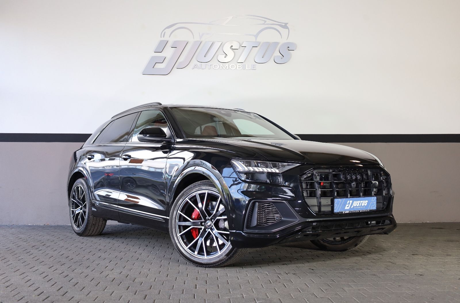 AUDI SQ8 TFSI quattro/360*/PANO/4xSHZ/B&amp;O/AIR/AHK/R22
