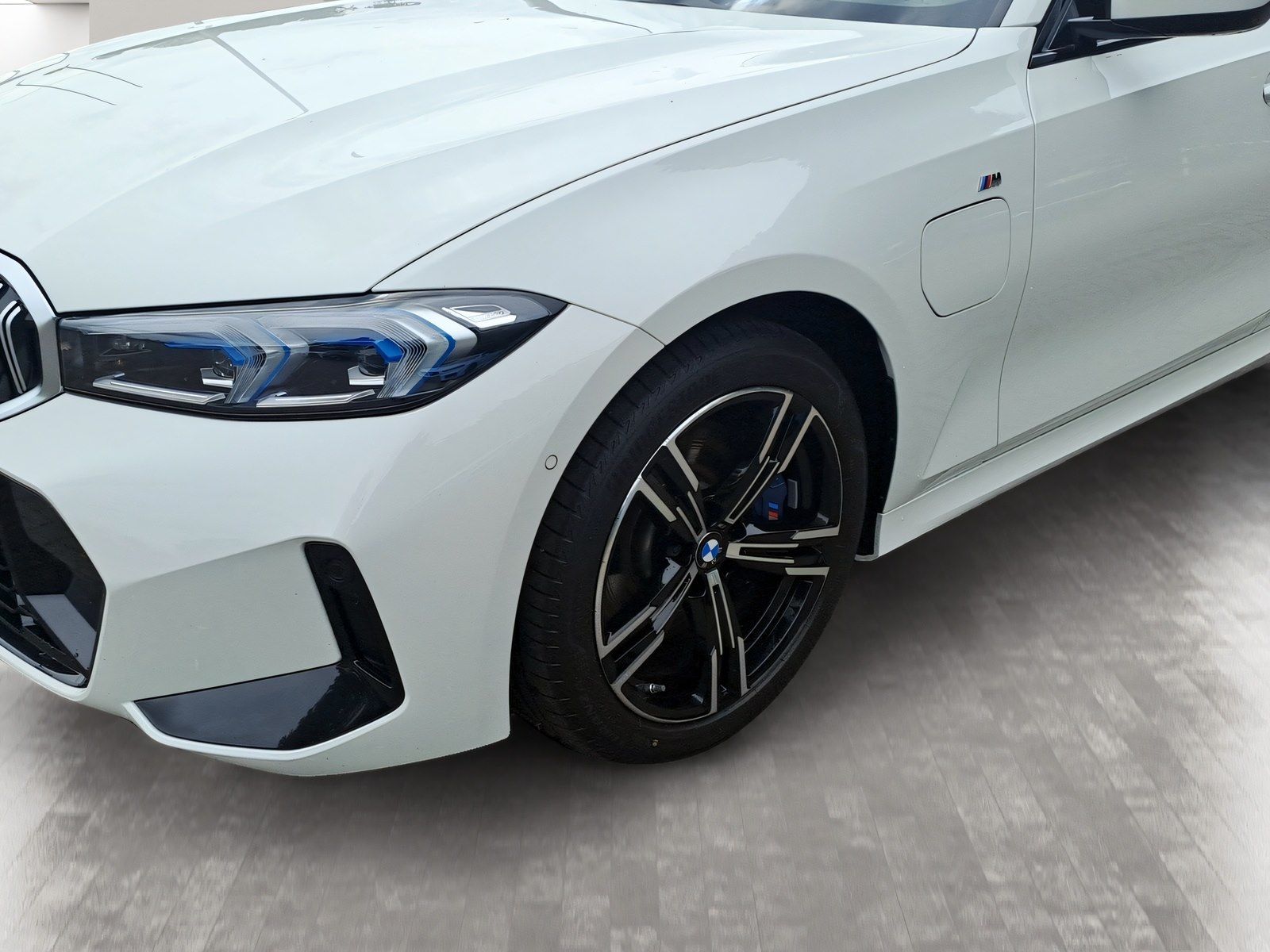 BMW 330 - Bild 9