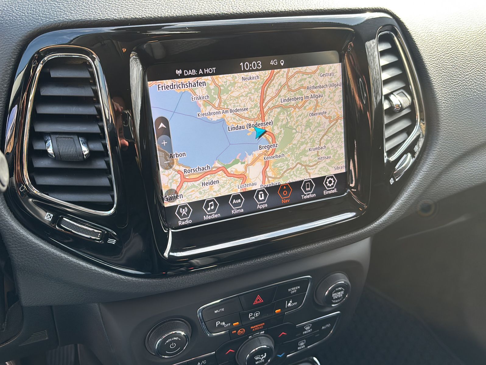 Fahrzeugabbildung Jeep Compass Limited FWD