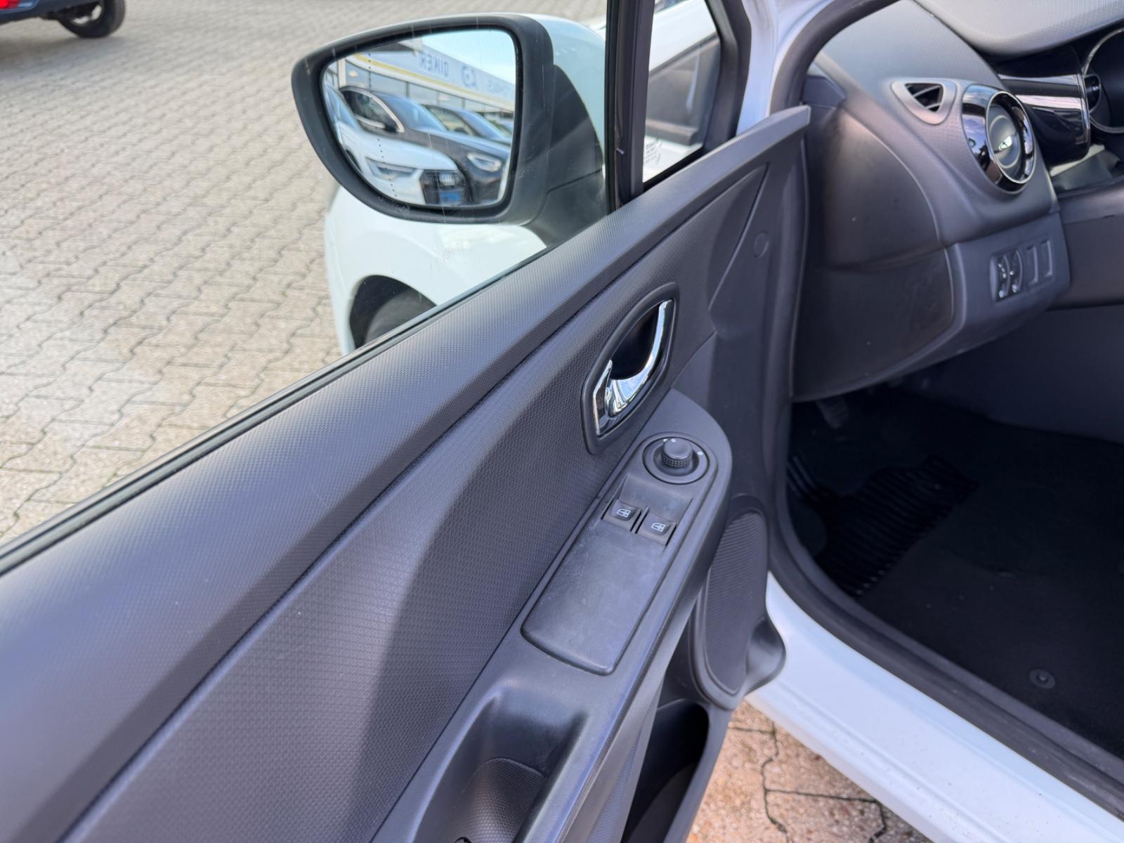 Renault Clio 2013 — photo 16