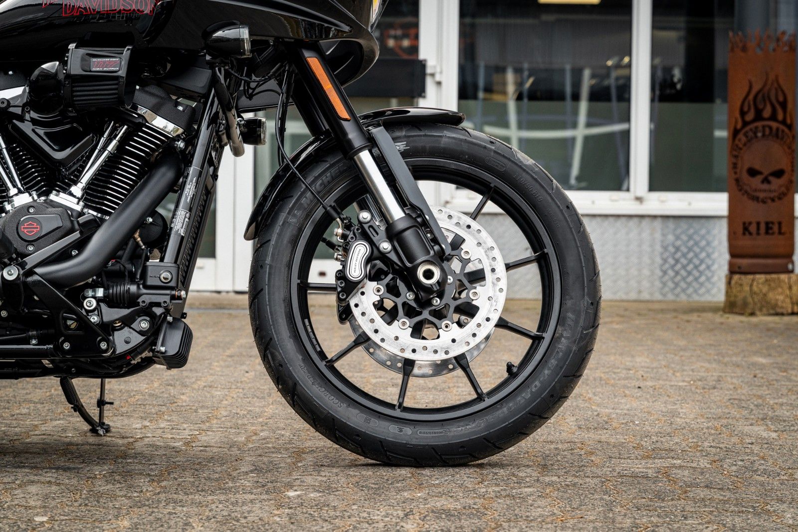 Fahrzeugabbildung Harley-Davidson FXLRST LOW RIDER ST 117 MY25 - RockfordFosgate