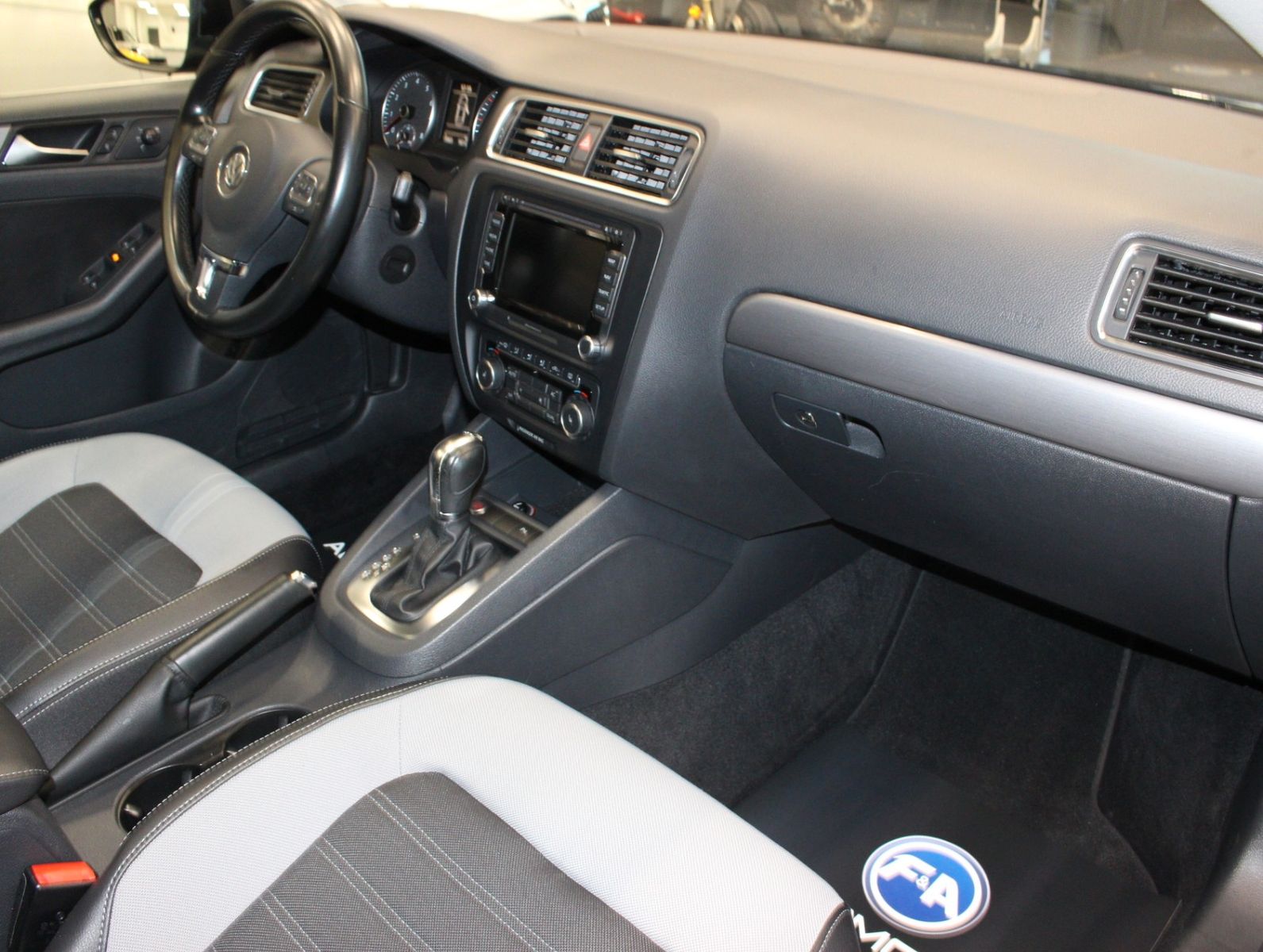 Fahrzeugabbildung Volkswagen Jetta 2.0 TSI DSG Highline