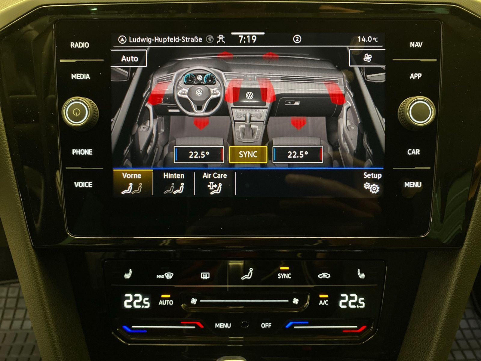 Volkswagen Passat - Bild 11