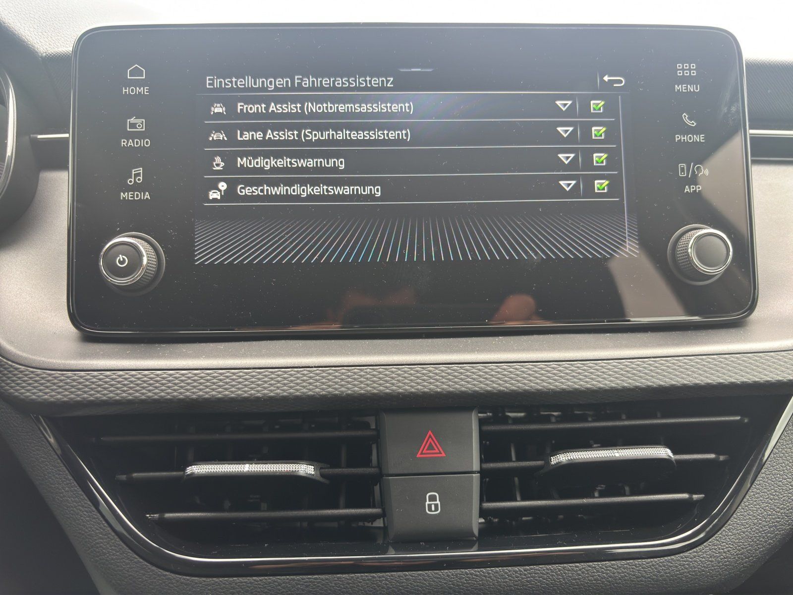 Fahrzeugabbildung SKODA Scala Essence 1,0 TSI 70 kW