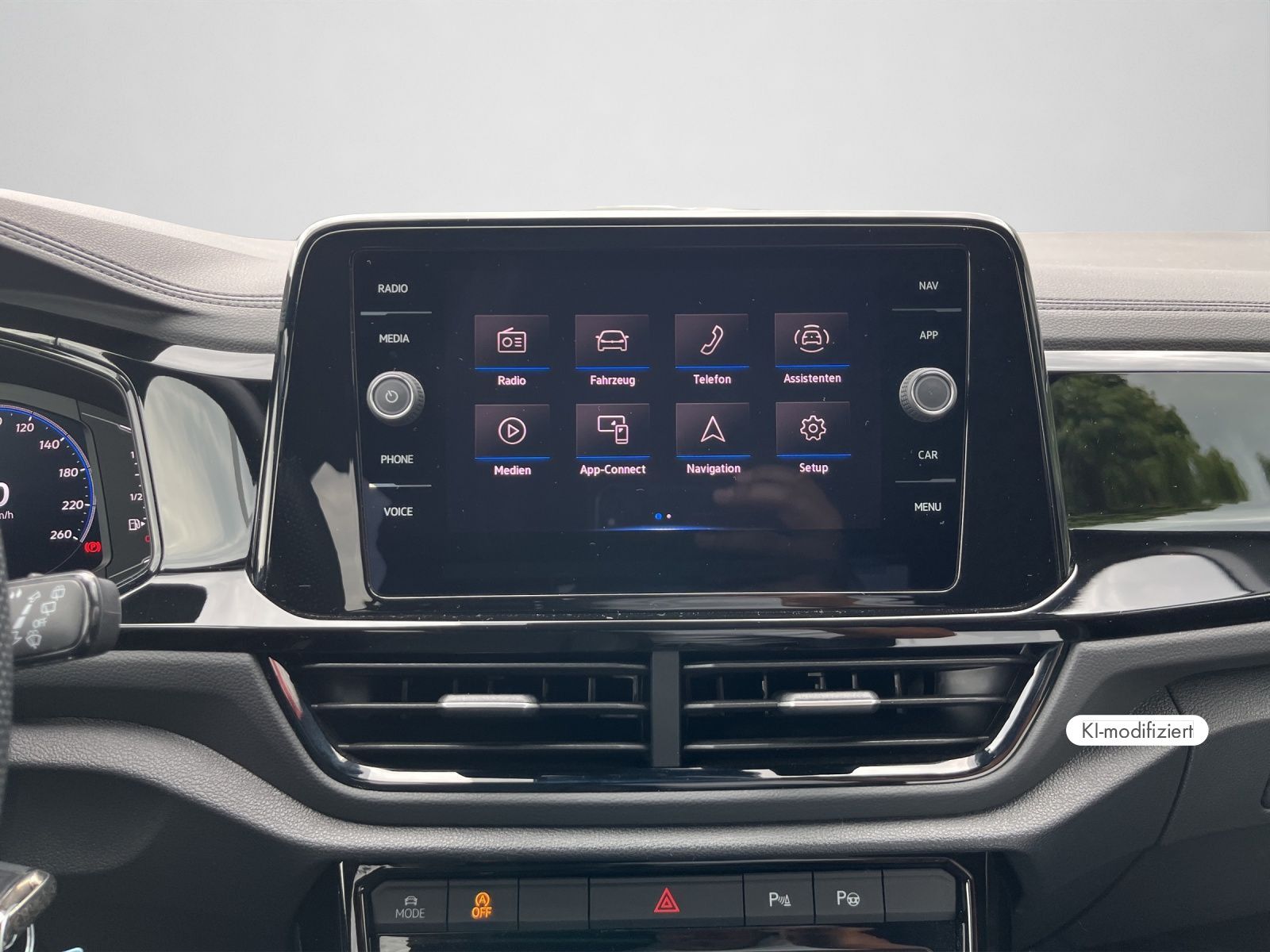 Volkswagen T-Roc - Bild 12