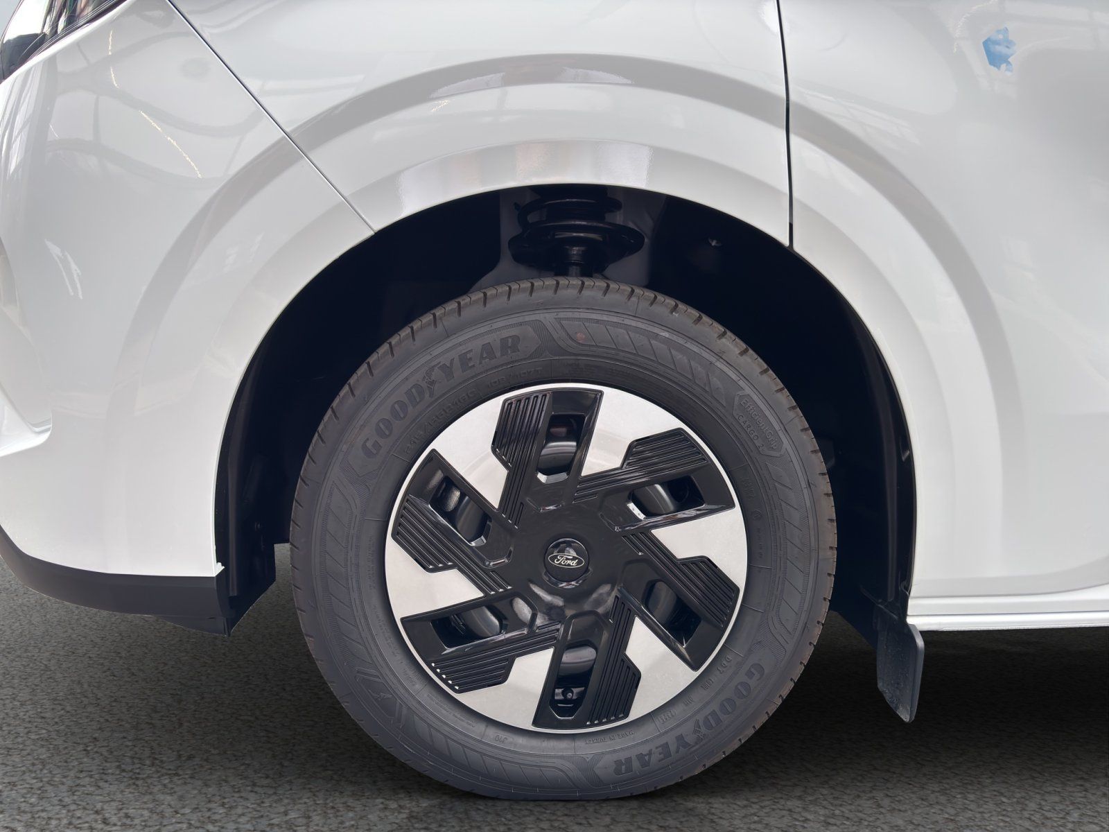 Fahrzeugabbildung Ford Transit Custom eMotor E 320 L1 Trend RWD