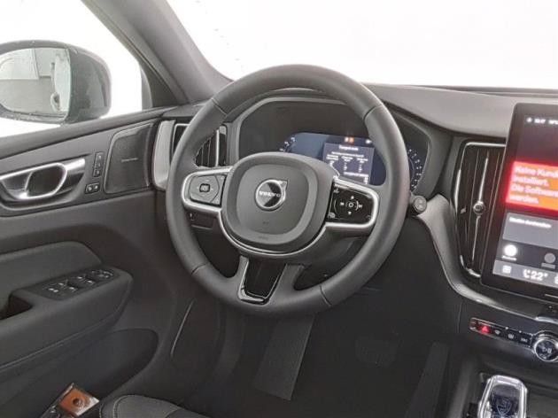 Fahrzeugabbildung Volvo XC 60 B5 Plus Black Edition AWD | Headup