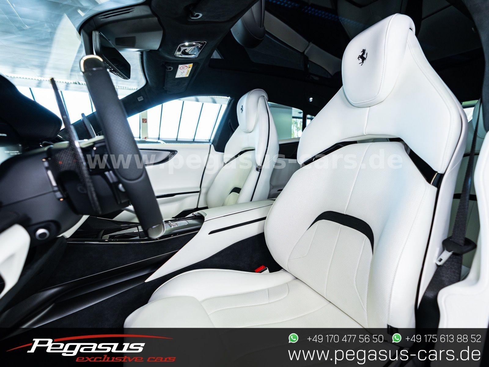 Ferrari Purosangue MY2025 CARBON*360°*PANORAMA*LIFT*23"