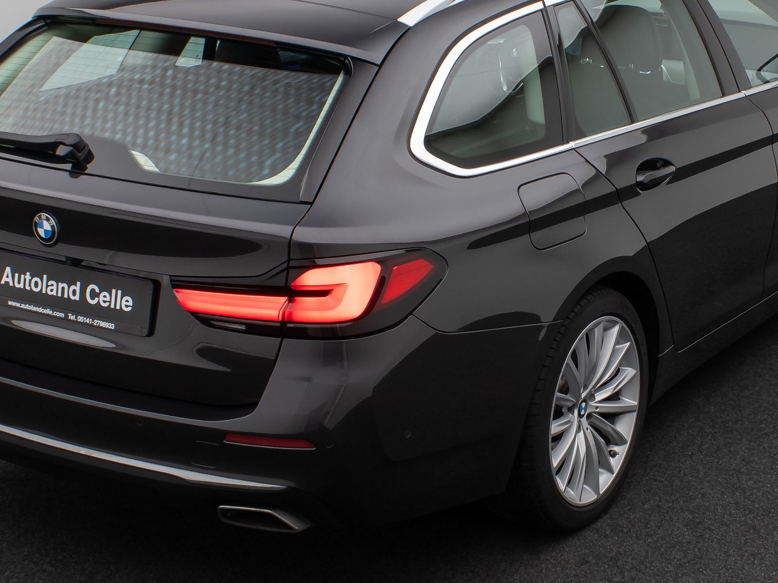 Fahrzeugabbildung BMW 530d xD Luxury Line Kamera HUD DAB H/K Laser AHK