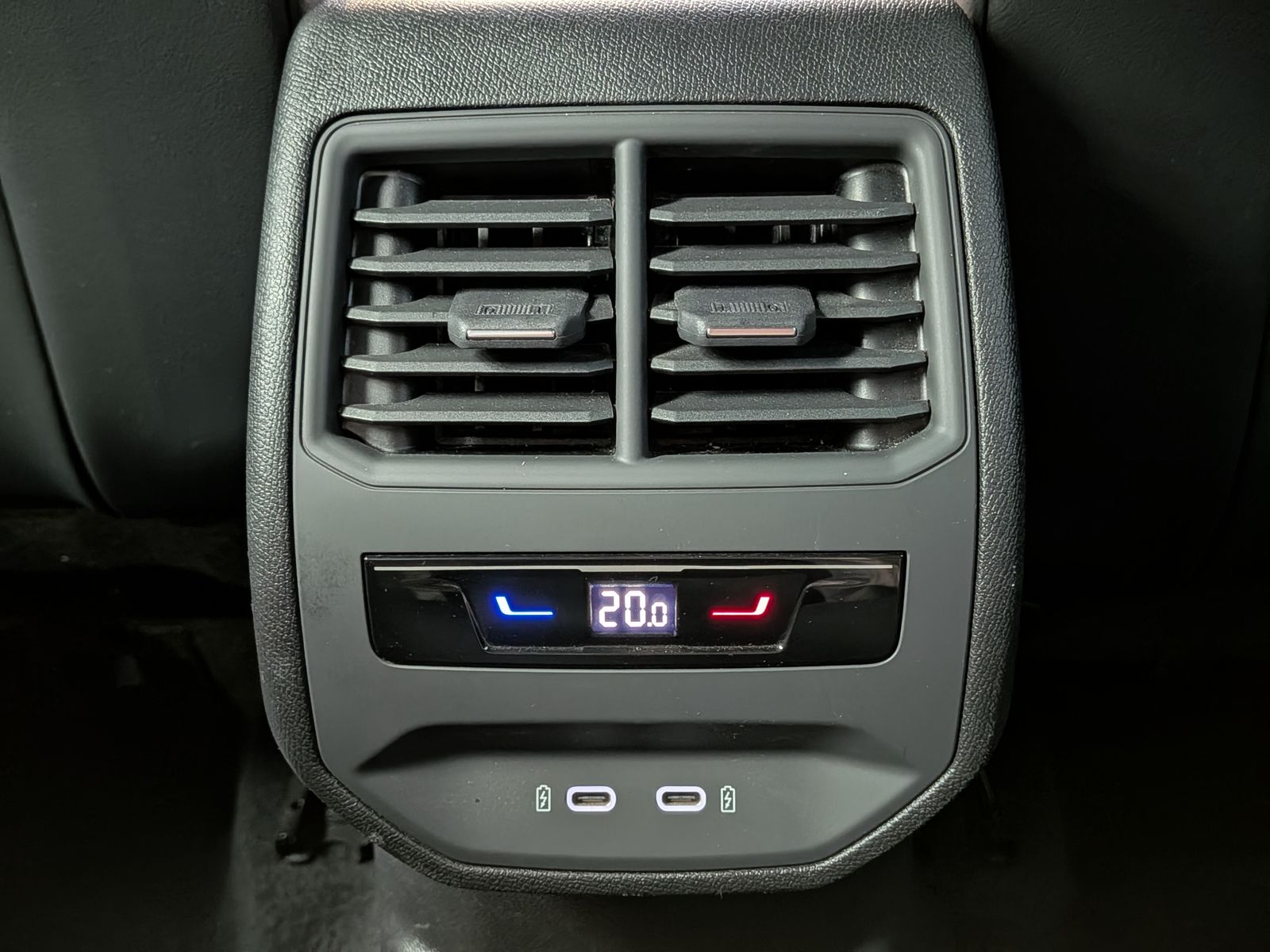 Fahrzeugabbildung CUPRA Leon 1.5 e-Hybrid MATRIX*ACC*EDGE*CARPLA*SoH100%