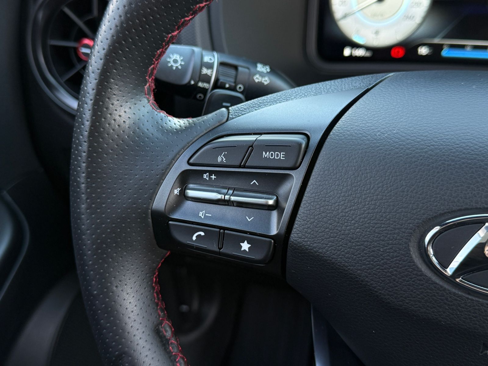 Fahrzeugabbildung Hyundai KONA N LINE 4WD AHK PANO KAM