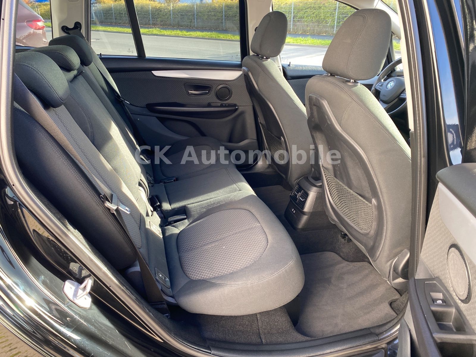 Fahrzeugabbildung BMW 218d Gran Tourer Advantage/Navi/Pano/LED/AHK