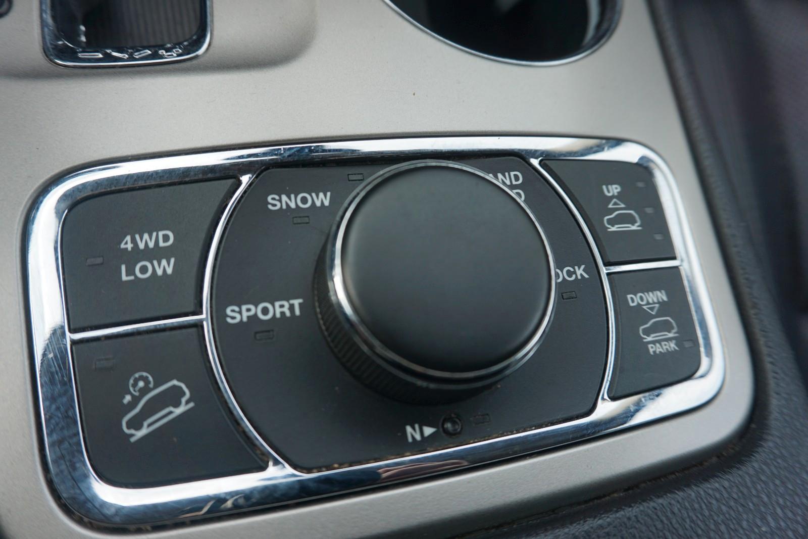Jeep Grand Cherokee 3.0 CRD Overland 241ch - Toit ouvrant panoramique - Suspension pneumatique - Sièges conducteur - Camera