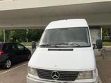 Mercedes-Benz Sprinter 312D - Mercedes-Benz Sprinter mit Diesel-Antrieb: 312