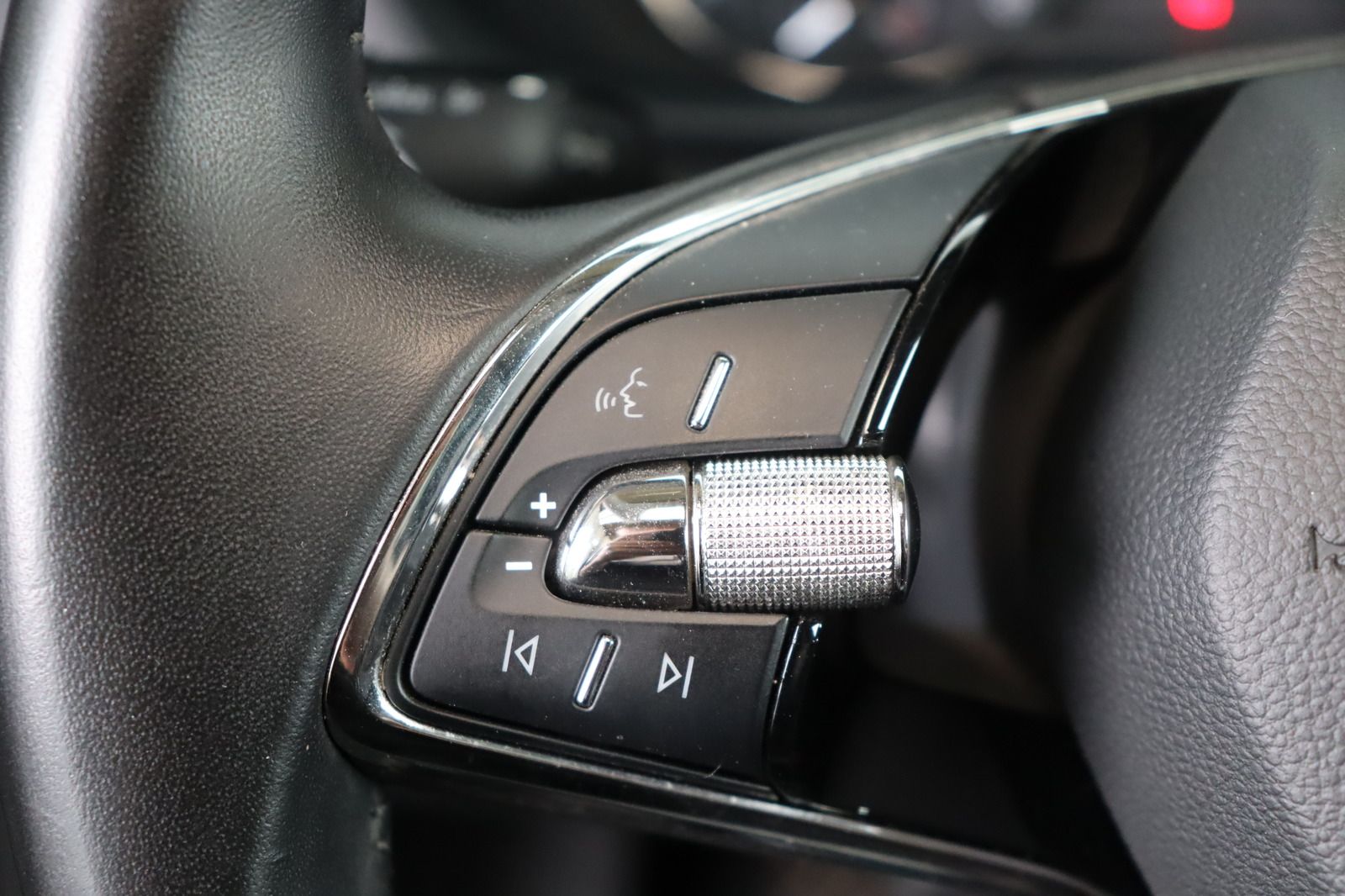 Fahrzeugabbildung SKODA Octavia Combi 1.5 TSI * RFK * LED * Keyless