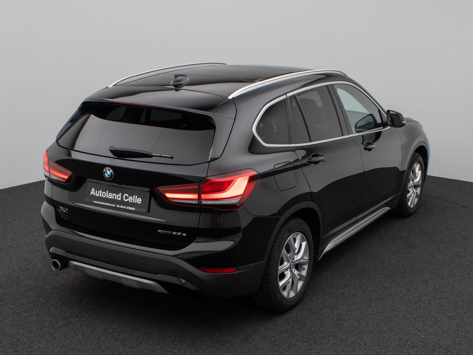 Fahrzeugabbildung BMW X1 xD25e xLine Panorama Kamera HUD DAB Komfort