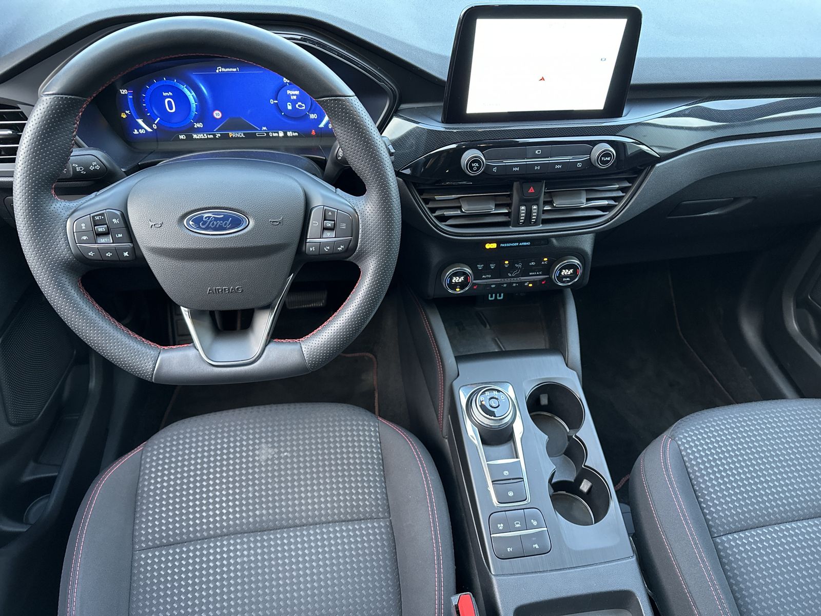 Fahrzeugabbildung Ford Kuga 2.5 Plug-In Hybrid ST-Line NAV+LED+PANO+KAM