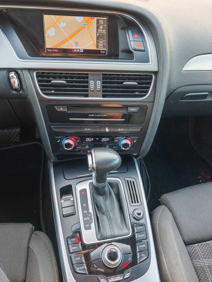 Audi A4 2012 — photo 21