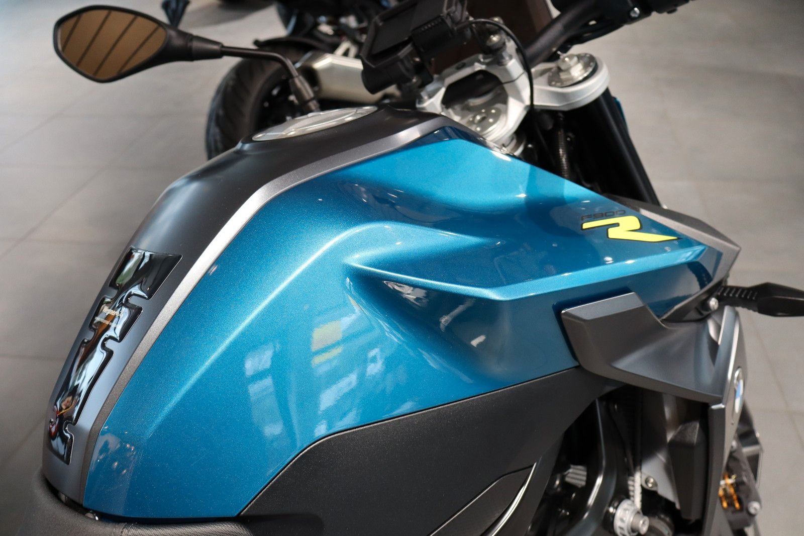 Fahrzeugabbildung BMW F900R A2