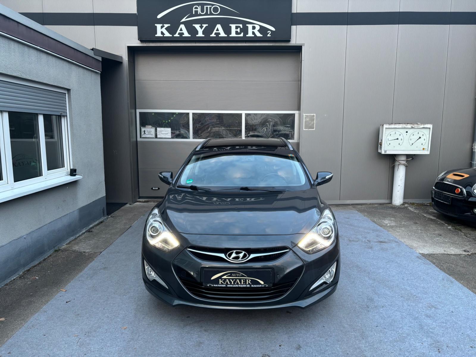 Hyundai i40 cw LEDER-PANORAMADACH