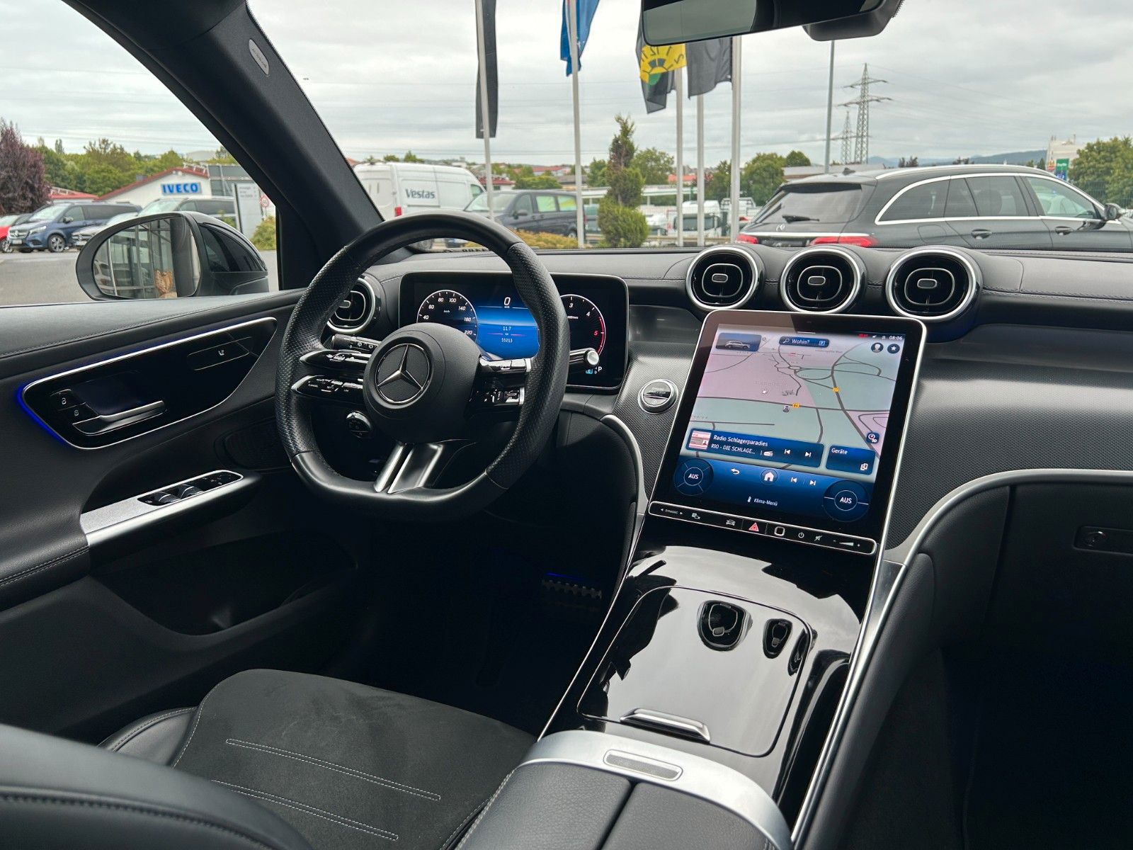 Fahrzeugabbildung Mercedes-Benz GLC 220d AMG+Night+RKamera+SportfahrW+AmbientePr
