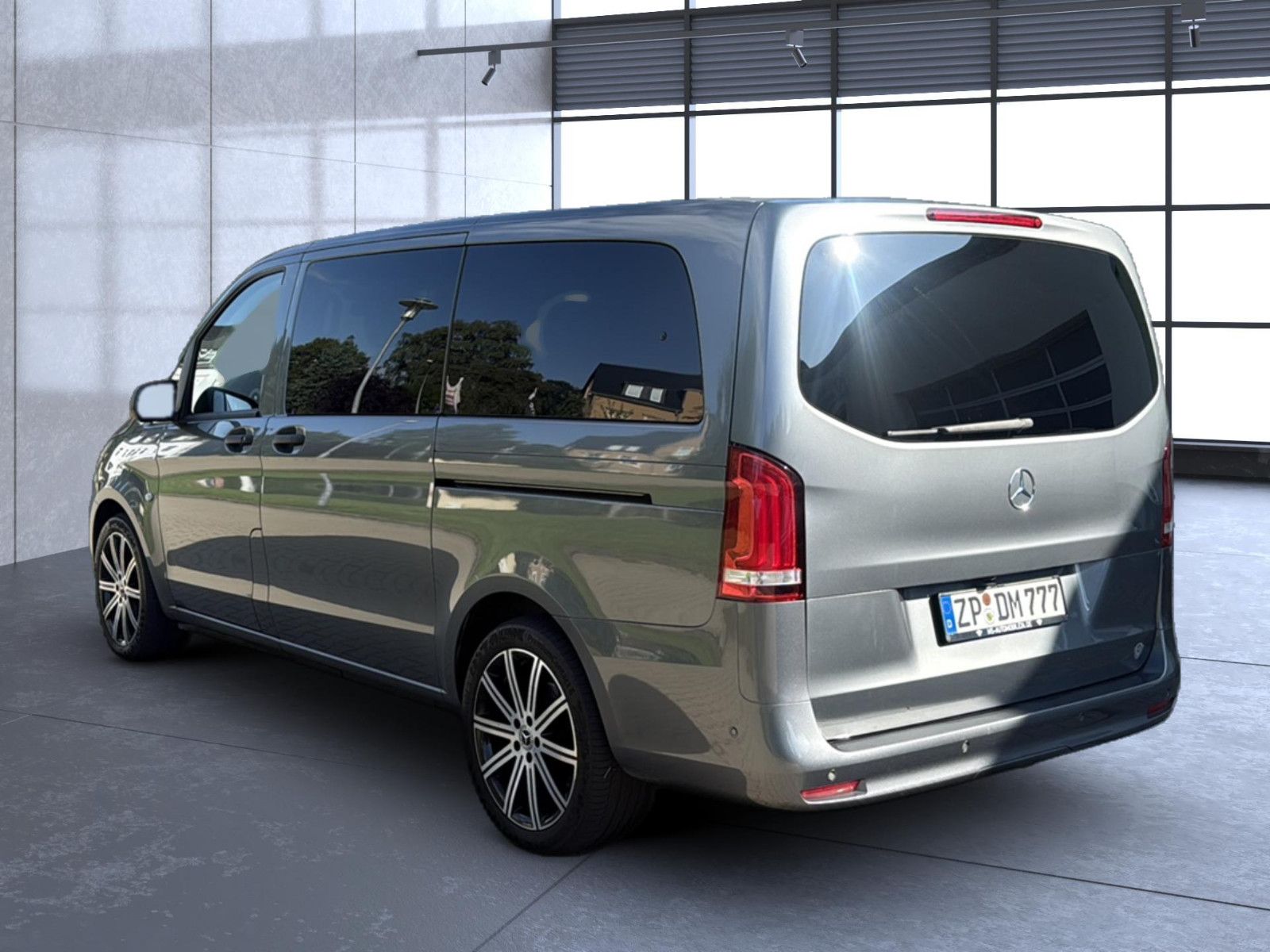 Fahrzeugabbildung Mercedes-Benz Vito Tourer  CDI 4x4 lang Select