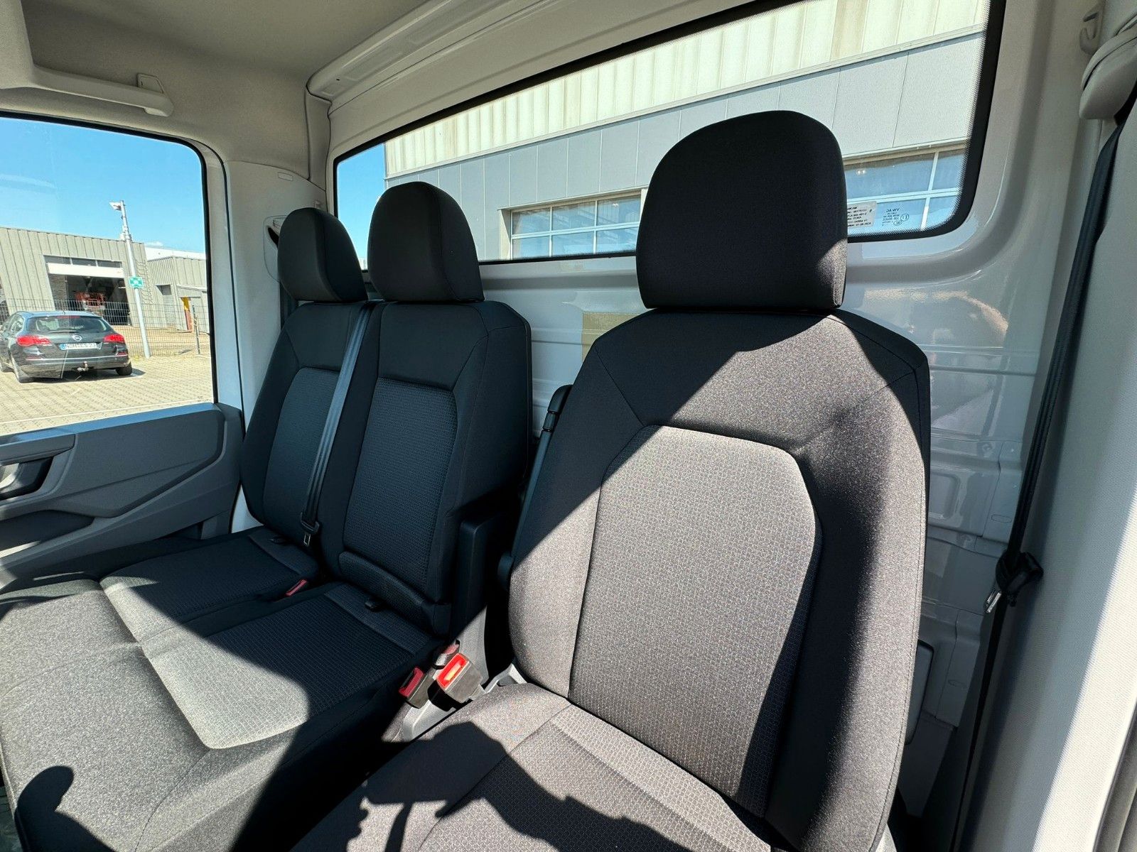 Fahrzeugabbildung MAN TGE 3.180 4x2 Pritsche Automatik, AhK, AppleCar