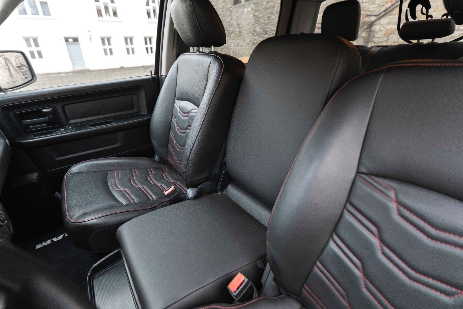 Fahrzeugabbildung Dodge RAM Classic Express 3,6L LPG AHK KAM BTH LEDER