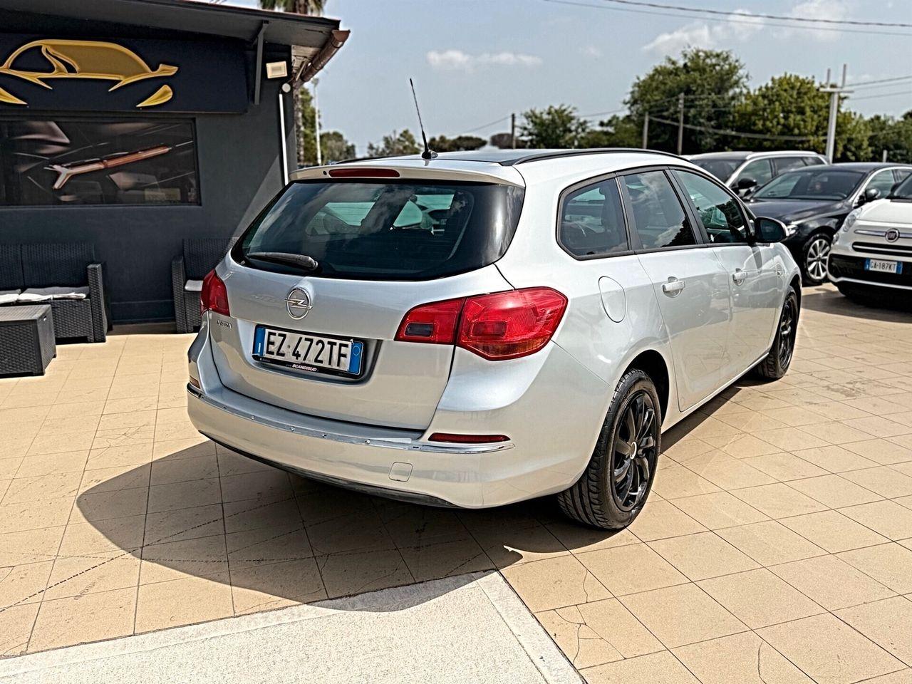 Opel Astra 2015 — interior