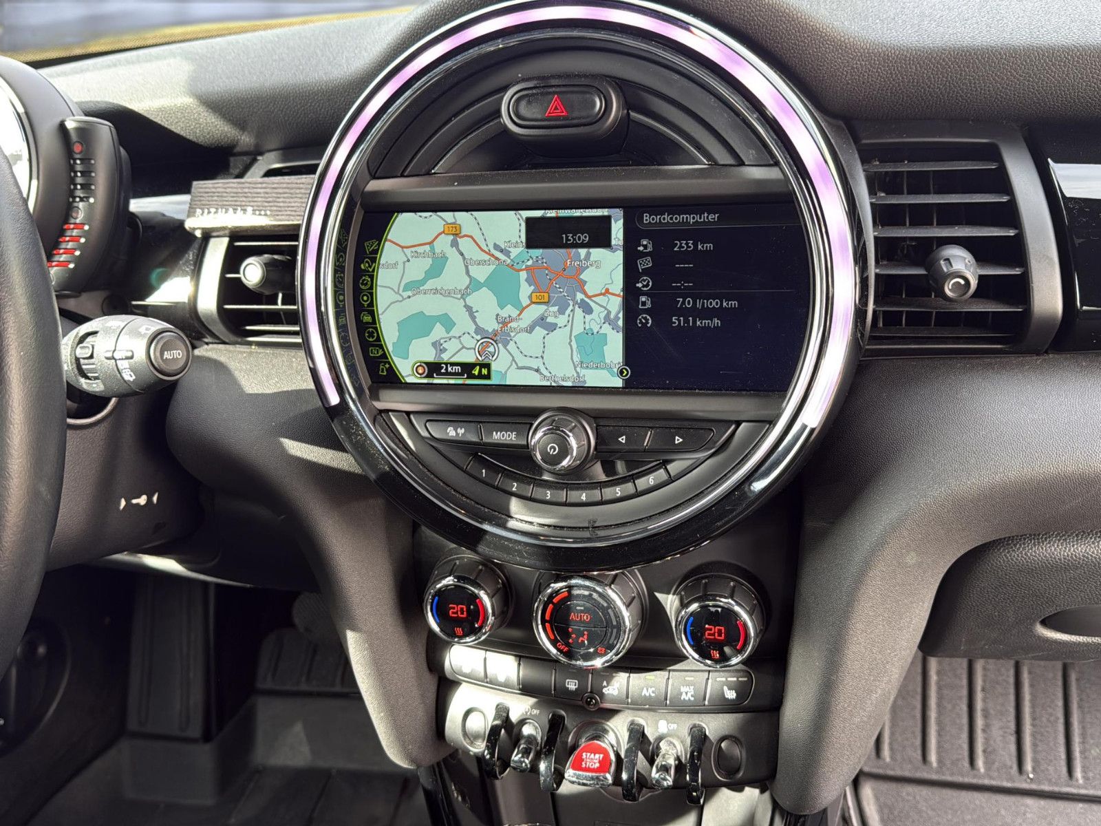 Fahrzeugabbildung MINI COOPER Mini 5-trg. Cooper/ unfallfrei top