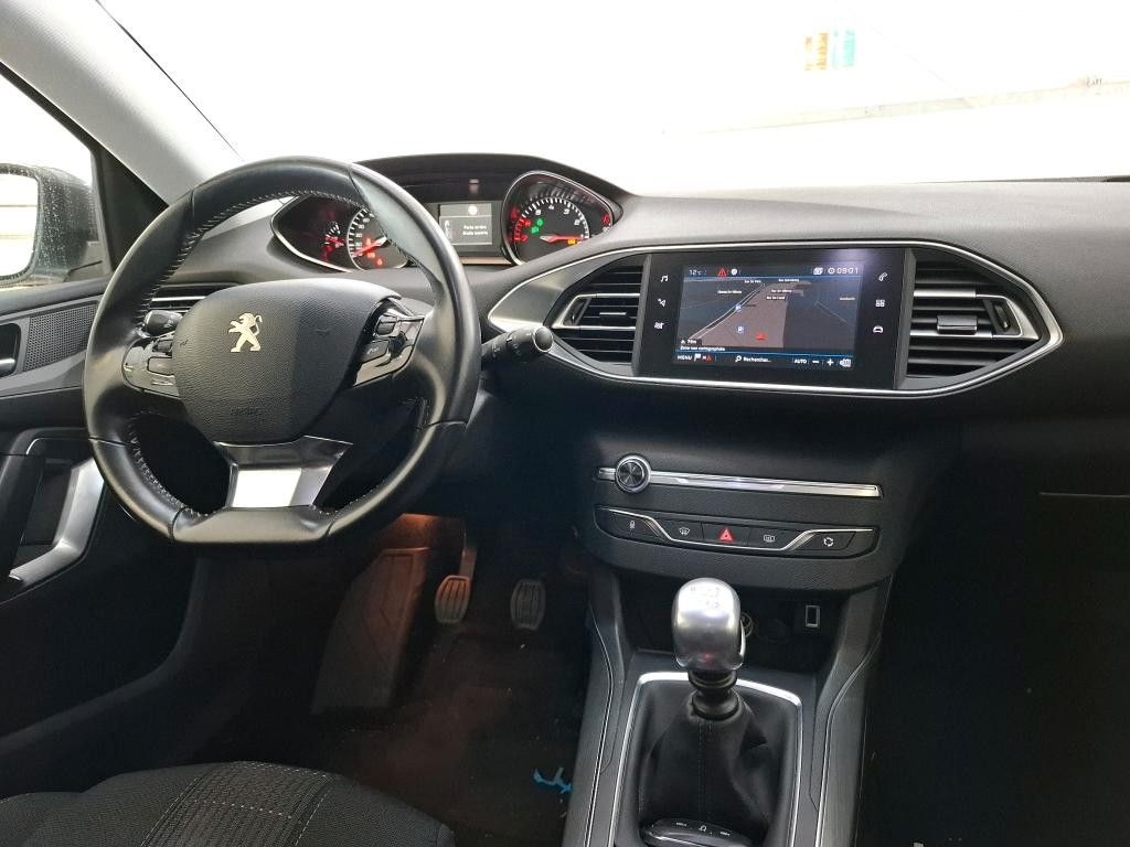 Fahrzeugabbildung Peugeot 308 SW Allure 1.2T LED/NAVI/PDC/R´CAM/BLIS