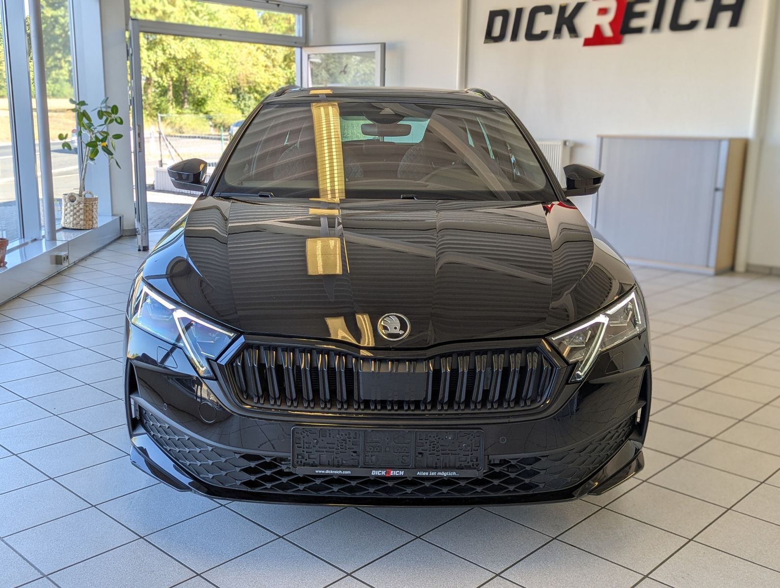 Fahrzeugabbildung SKODA Octavia 2.0 TDI Sportline Canton Matrix Pano 5J
