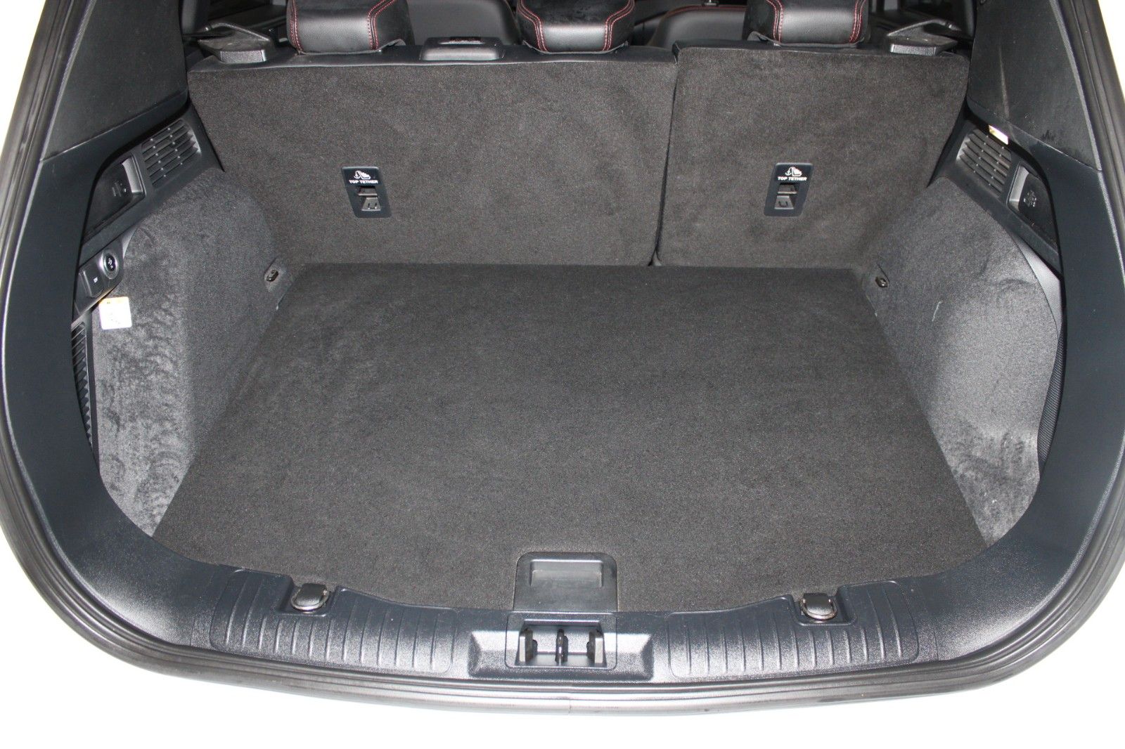 Fahrzeugabbildung Ford Kuga 2.5 PHEV ST-Line X Aut. LED CAM el. AHK uvm