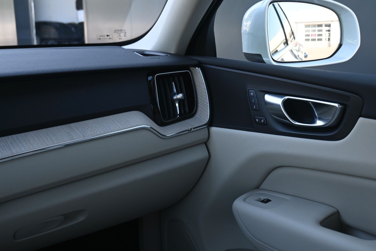 Fahrzeugabbildung Volvo XC60 T8 AWD Inscription Recharge Plug-In Hybrid