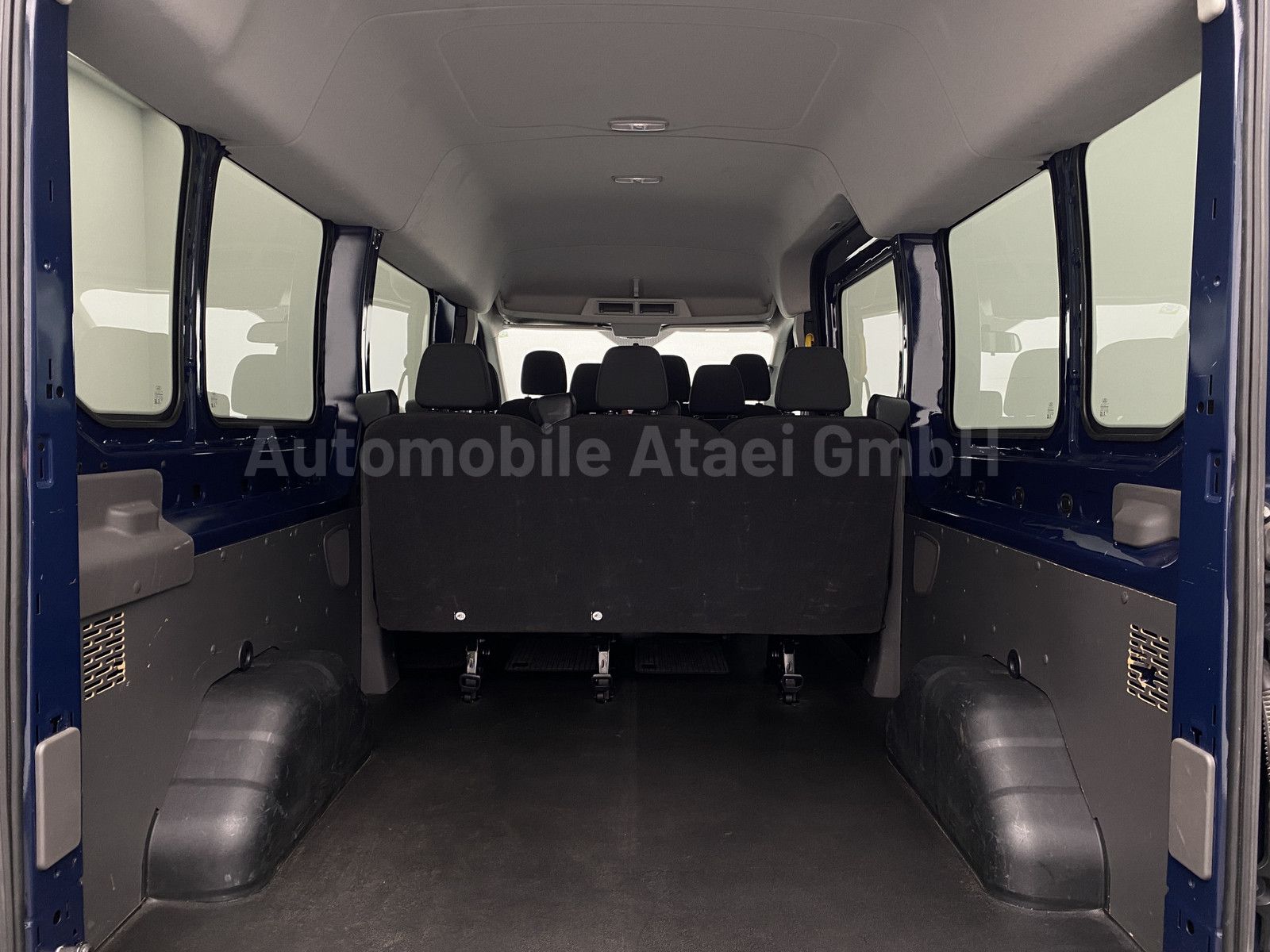 Fahrzeugabbildung Ford Transit 350 L3H2 Automatik *9-SITZE* NAVI 6329