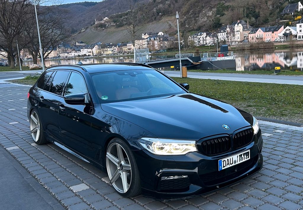 Image of BMW 530
