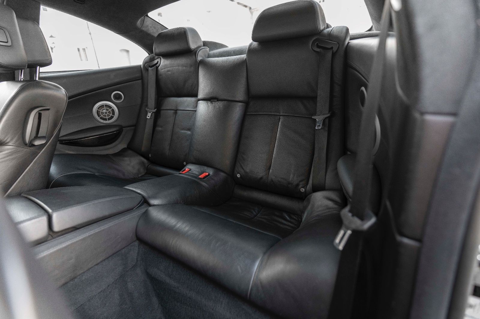 Fahrzeugabbildung BMW M6 Coupé Manual 1/323 Head Up Individual Audio